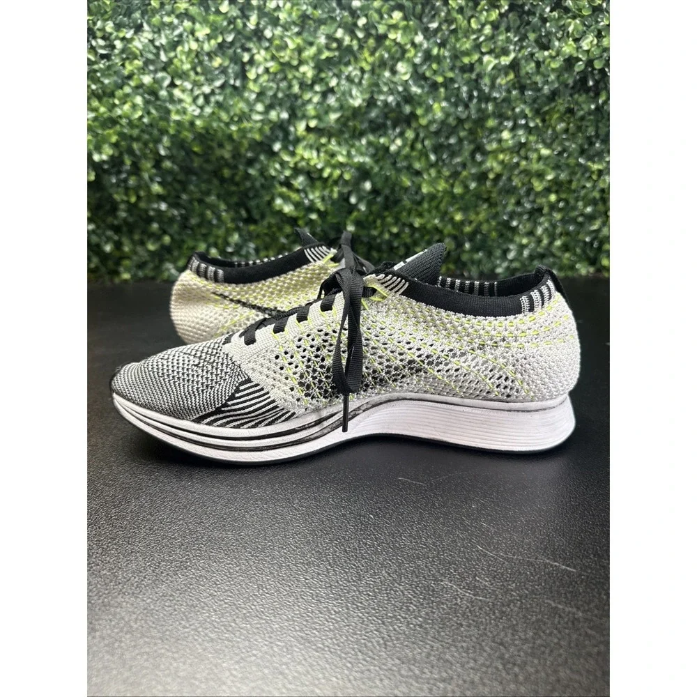 Nike Flyknit Racer Womens Sneakers Size 7 Athletic Running Shoes 526628-011